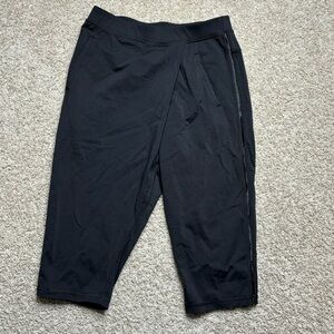 Lululemon Retreat Yogi Crop